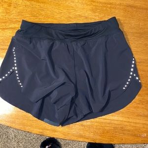 EUC Lululemon find your pace shorts